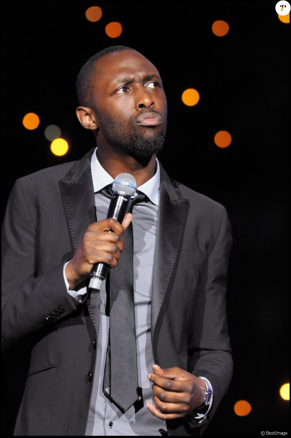 Thomas Ngijol Films Et Programmes Tv THOMAS NGIJOL - 4EME EDITION DE PARIS FAIT SA COMEDIE A BOBINO - Purepeople