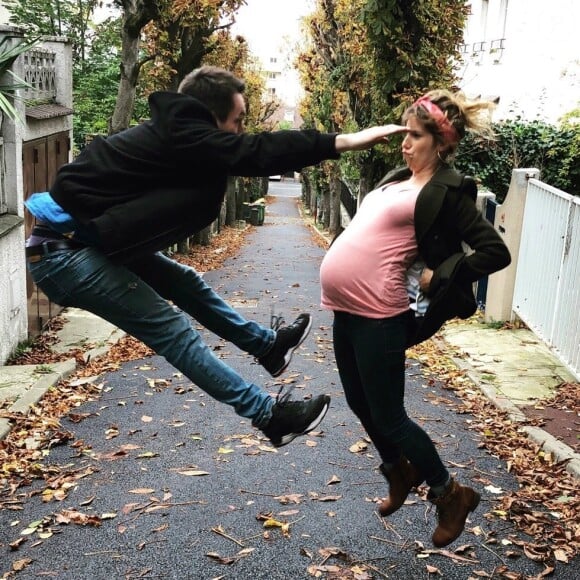 Léa François enceinte, drôle de photo sur Instagram, le 3 novembre 2019