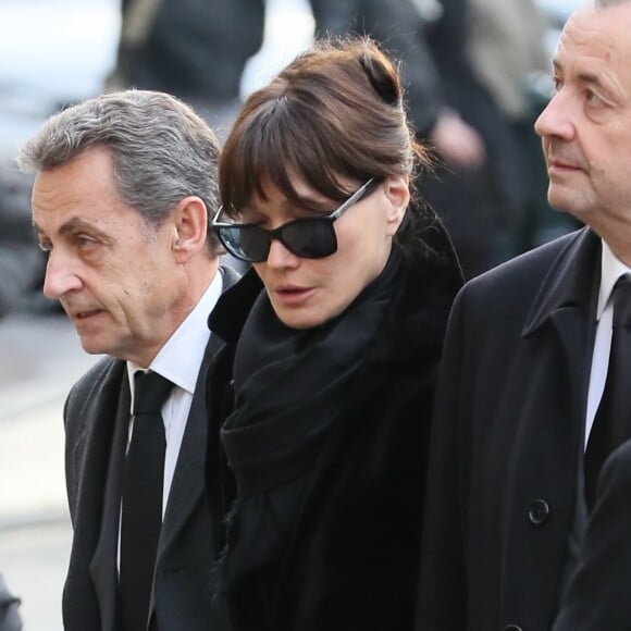 Nicolas Sarkozy, Carla Bruni-Sarkozy et Guillaume Sarkozy aux obsèques de Andrée Sarkozy (mère de Nicolas Sarkozy), dite Dadue née Andrée Mallah, en l'église Saint-Jean-Baptiste à Neuilly-Sur-Seine. Le 18 décembre 2017.