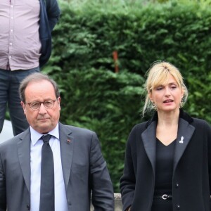 François Hollande et sa compagne Julie Gayet  au musée du président Jacques Chirac de Sarran en Corrèze le 5 octobre 2019. © Patrick Bernard/Bestimage