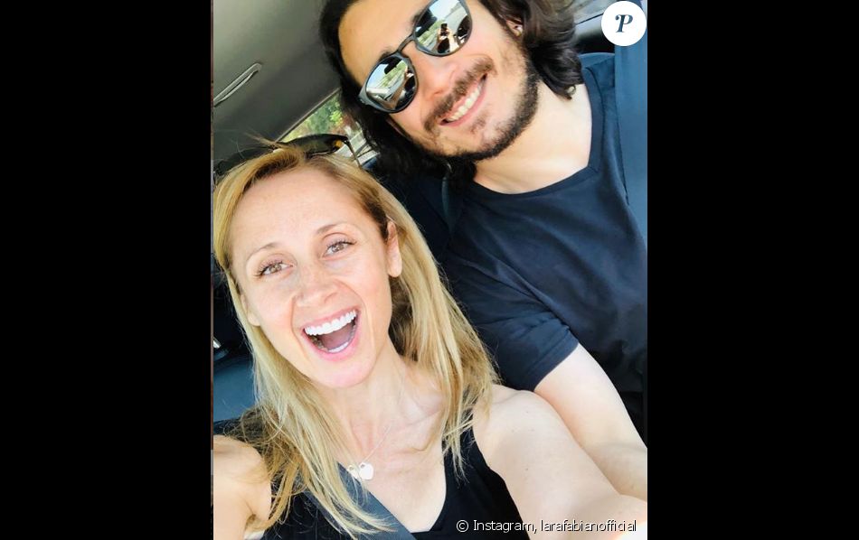 Lara Fabian en vacances en Sicile, avec son mari Gabriel. Le 21 juillet 2019.