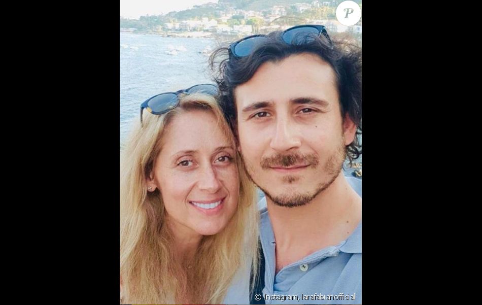  Lara Fabian en vacances en Sicile, avec son mari Gabriel. Le 2 août 2019. 
  