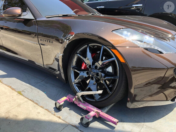 Exclusif - Jeremy Meeks endommage sa nouvelle voiture, une Fisker Revero d'une valeur de 130 000 dollars. Los Angeles, le 24 juin 2019.