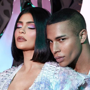 Kylie Jenner et Olivier Rousteing ont lancé la collaboration Kylie Cosmetics x Balmain en septembre 2019.