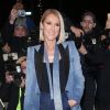 Celine Dion arbore un total look jean veste et cravate à la sortie de son hôtel à New York, le 14 novembre 2019