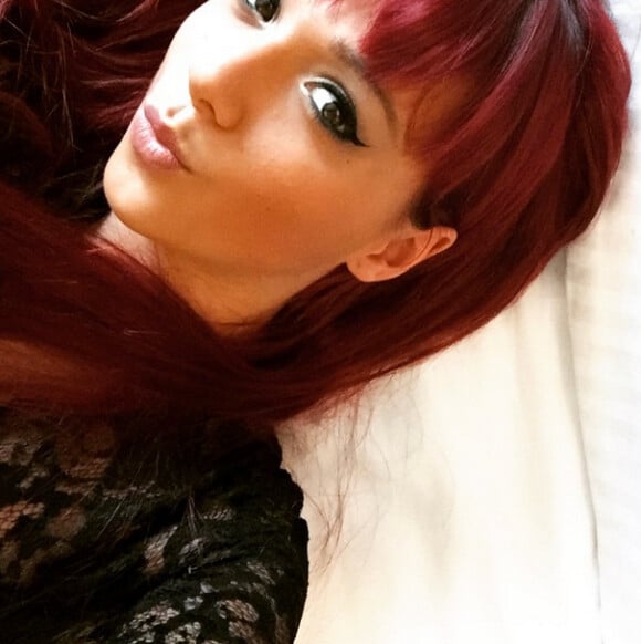 Barbara Lune des Anges 7 sur NRJ12 dévoile ses longs cheveux rouges. Mai 2015.