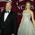 Le prince Albert II de Monaco et sa fille Jazmon Grace Grimaldi au photocall de la soirée Princess Grace Awards 2019 à l'hôtel Plaza de New York le 25 novembre 2019.