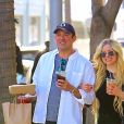 Avril Lavigne et Phillip Sarofim se baladent et font du shopping en amoureux dans les rues de Beverly Hills, le 6 novembre 2018.