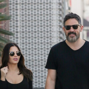 Exclusif - Jenna Dewan, enceinte, et son compagnon Steve Kazee à la sortie d'un cabinet médical à Los Angeles, le 6 novembre 2019.