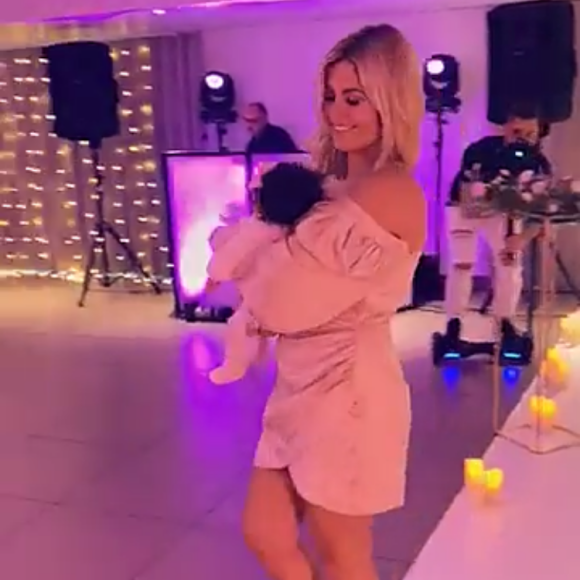 Sur Snapchat, le 6 novembre 2019, Carla Moreau et Kevin Guedj partagent des images de la fête de naissance de Ruby.