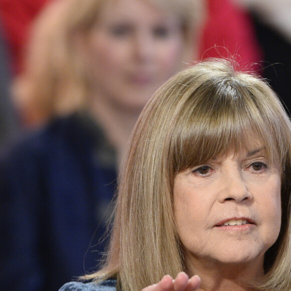Info - Le crédit municipal vole au secours de Chantal Goya en lui prêtant de l'argent - Chantal Goya - Enregistrement de l'emission "Vivement Dimanche" a Paris le 12 decembre 2013. L'emission sera diffusee le 05 janvier 2014.12/12/2013 - Paris