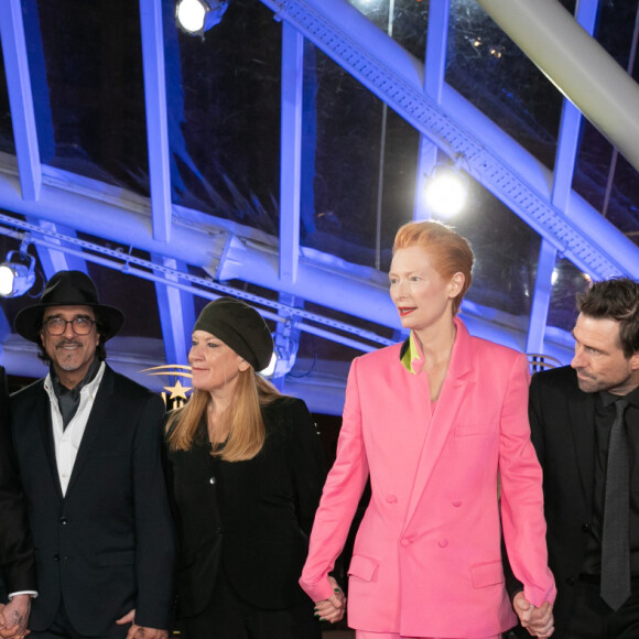 Les membres du jury: Ali Essafi, Chiara Mastroianni, Rebecca Zlotowski, Mikael Persbrandt, Atiq Rahimi, Andrea Arnold et Tilda Swinton (présidente du jury), David Michod et Kleber Mendonca Filho au photocall de la cérémonie d'ouverture de la 18ème édition du Festival International du Film de Marrakech (FIFM), le 29 novembre 2019. © Romuald Meigneux/Bestimage