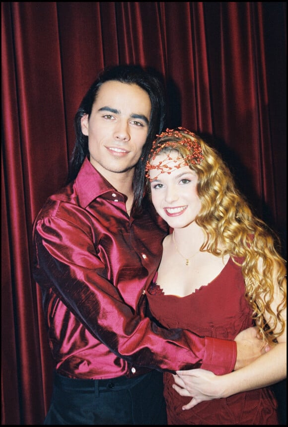 <p>Archives - Damien Sargue et Cécilia Cara à la soirée "Roméo et Juliette" à Paris. Le 16 novembre 2000.</p>