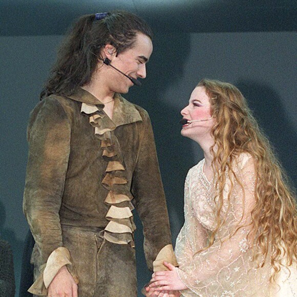 Damien Sargue et Cécilia Cara - Première de "Roméo et Juliette". Paris. Le 26 janvier 2001.