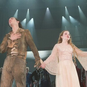 Damien Sargue et Cécilia Cara - Première de "Roméo et Juliette". Paris. Le 26 janvier 2001.