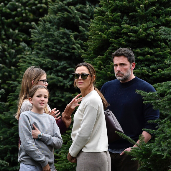 Ben Affleck et son ex Jennifer Garner sont allés assister à la messe dominicale avec leurs enfants Violet, Seraphina et Samuel à Los Angeles. Le 1er décembre 2019.