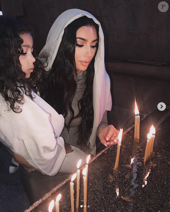 Kim Kardashian et sa fille North en Arménie. Octobre 2019.