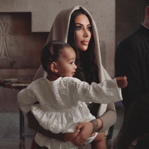 Kim Kardashian et ses enfants Chicago, Saint et North en Arménie. Octobre 2019.