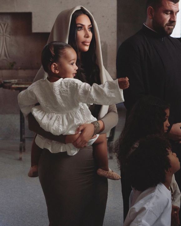Kim Kardashian et ses enfants Chicago, Saint et North en Arménie. Octobre 2019.