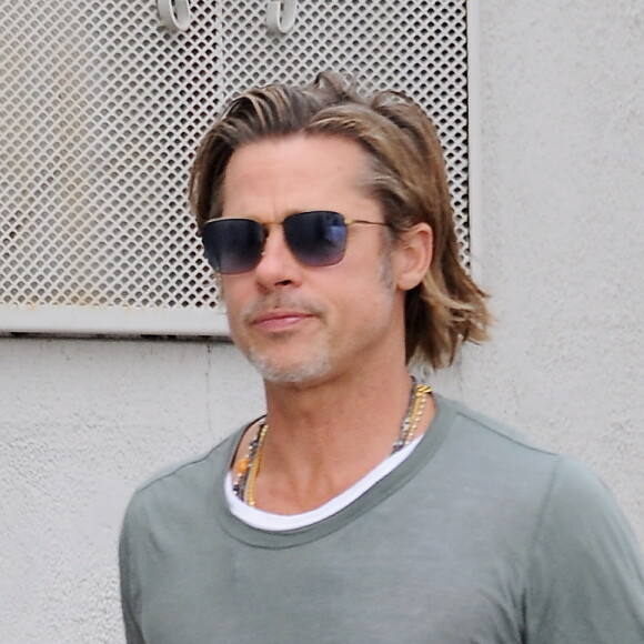 Exclusif - Brad Pitt à la sortie d'un immeuble à Los Angeles, le 16 octobre 2019