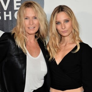 Estelle Lefébure et sa fille Ilona Smet au photocall de la 10ème édition du "Etam Live Show" (Etam Lingerie) lors de la Fashion Week à l'école nationale supérieure des beaux-arts à Paris, France, le 26 septembre 2017. Photo by CVS-Veeren/Bestimage