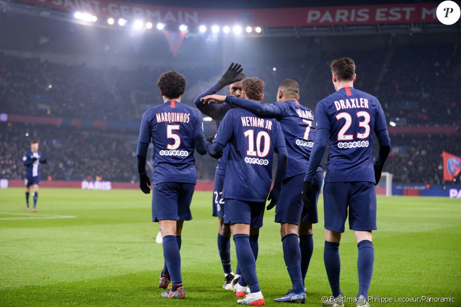 Les joueurs du PSG lors du match de Ligue 1 Paris SaintGemain  FC