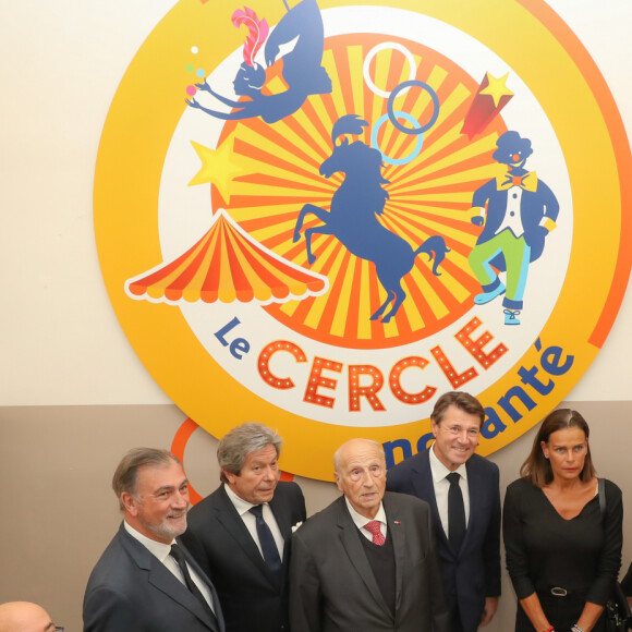 Exclusif - Cristiano Gallo, l'Ambassadeur d'Italie en Principauté de Monaco, Robert Roux, conseiller municipal de la ville de Nice, Gérard Baudoux, adjoint au maire de la ville de Nice, le Docteur Alain Frère, Christian Estrosi, le maire de Nice, la princesse Stéphanie de Monaco et Jean Pierre Barbero, le directeur du musée durant le vernissage de l'exposition Le Cercle Enchanté, Collections du Docteur Alain Frère, au musée Masséna à Nice le 7 novembre 2019. © Olivier Huitel/PRM/Bestimage