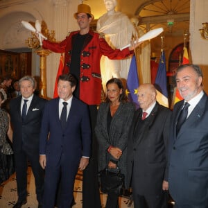 Exclusif - Gérard Baudoux, adjoint au maire de la ville de Nice, Christian Estrosi, le maire de Nice, la princesse Stéphanie de Monaco, le docteur Alain Frère, Robert Roux, conseiller municipal de la ville de Nice durant le vernissage de l'exposition Le Cercle Enchanté, Collections du Docteur Alain Frère, au musée Masséna à Nice le 7 novembre 2019. © Olivier Huitel/PRM/Bestimage