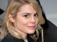 Coeur de Pirate, sensuelle et élégante en lingerie très transparente