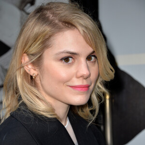 Béatrice Martin (Coeur de pirate) arrivant au défilé de mode "Alexis Mabille", collection prêt-à-porter automne-hiver 2017-2018 à Paris, le 2 Mars 2017.© CVS/Veeren/Bestimage