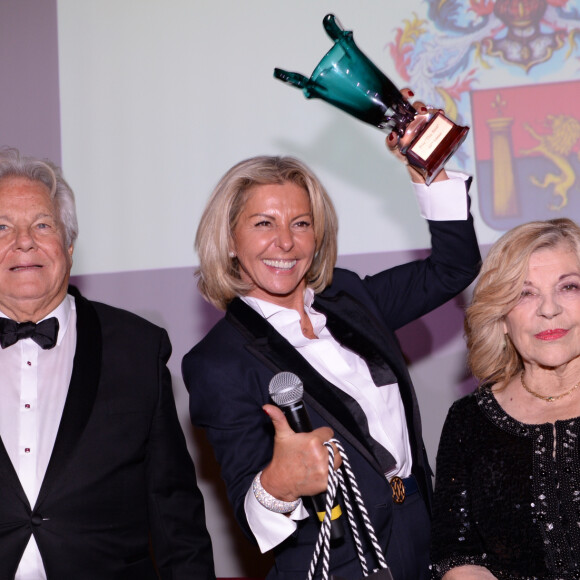 Massimo Gargia, Caroline Margeridon, Nicoletta - 43ème édition des "Best Award" organisée par M. Gargia au Cercle Interallié à Paris le 8 décembre 2019. © Rachid Bellak/Bestimage