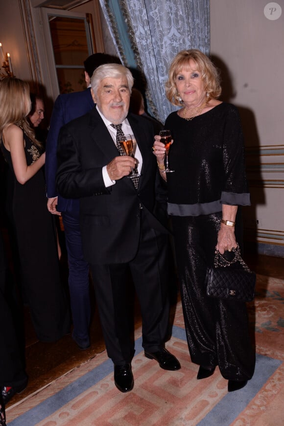 Mario Adorf et sa femme Monique - 43ème édition des "Best Award" organisée par M. Gargia au Cercle Interallié à Paris le 8 décembre 2019. © Rachid Bellak/Bestimage