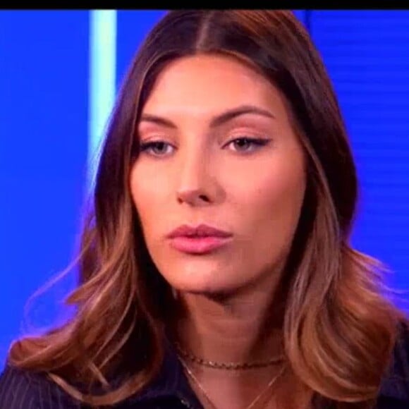 Camille Cerf émue en parlant de son papa dans le documentaire "L'incroyable destin des Miss", le 10 décembre 2019, sur C8