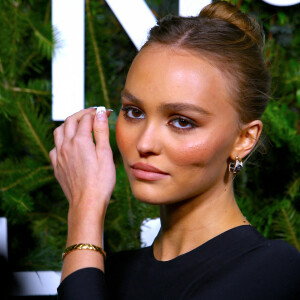 Lily-Rose Depp assiste à la soirée "N°5 In The Snow" de Chanel à l'hôtel The Standard. New York, le 10 décembre 2019.