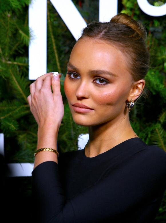 Lily-Rose Depp assiste à la soirée "N°5 In The Snow" de Chanel à l'hôtel The Standard. New York, le 10 décembre 2019.