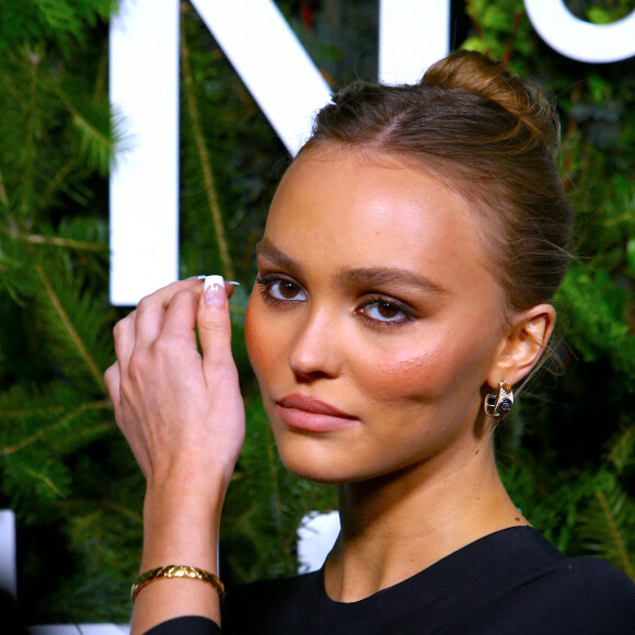 Lily-Rose Depp assiste à la soirée "N°5 In The Snow" de Chanel à l'hôtel The Standard. New York, le 10 décembre 2019.