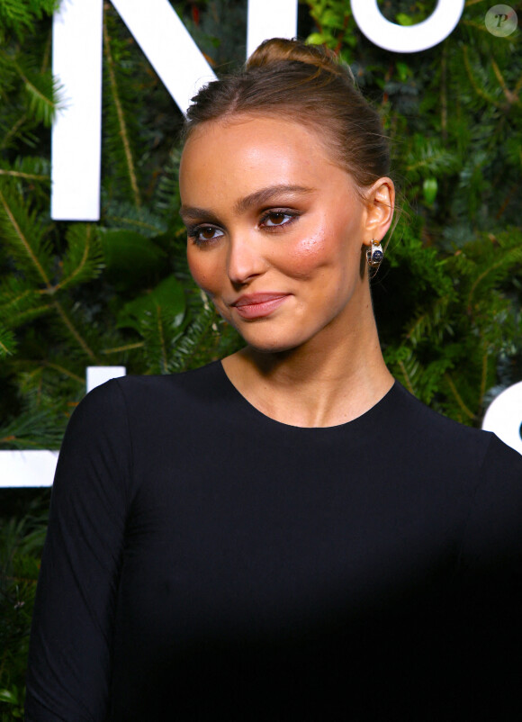 Lily-Rose Depp assiste à la soirée "N°5 In The Snow" de Chanel à l'hôtel The Standard. New York, le 10 décembre 2019.