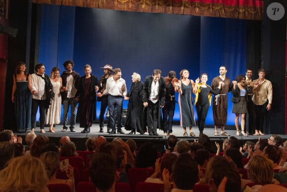 Exclusif - Laetitia Vercken, Nicolas Martinez, Agnès Miguras, Rudy Milstein, Marie Lanchas, Jean Gardeil, Thierry Pietra, Isabelle Nanty, Pierre Palmade, Yvan Naubron, Laurence Yayel, Rémi Deval, Fabienne Galula, Yann Papin et Joffrey Platel - Spectacle de la "Troupe à Palmade" sur la scène du théâtre de l'Oeuvre à Paris, avec I.Nanty en invitée d'honneur. Le 30 juin 2019 © Pierre Perusseau / Bestimage