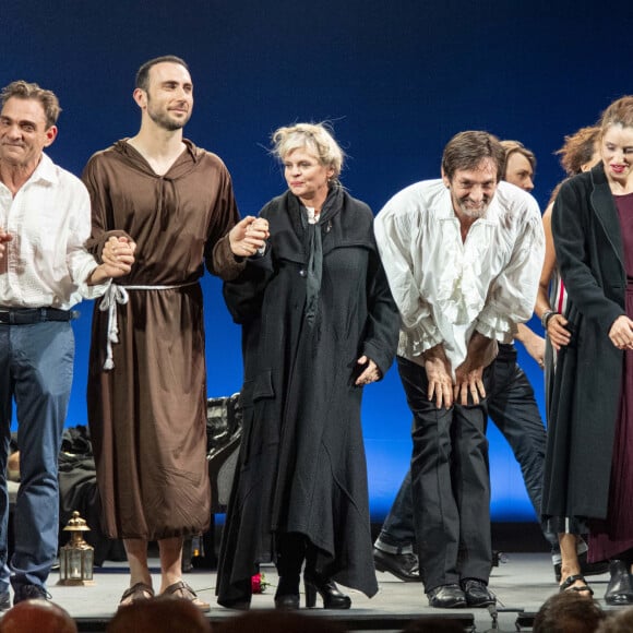 Exclusif -  Thierry Pietra, Rémi Deval, Isabelle Nanty, Pierre Palmade, Marie Lanchas, Yann Papin - Spectacle de la "Troupe à Palmade" sur la scène du théâtre de l'Oeuvre à Paris, avec I.Nanty en invitée d'honneur. Le 30 juin 2019 © Pierre Perusseau / Bestimage