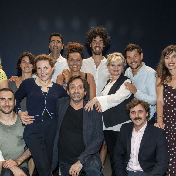 Exclusif - Jean Gardeil, Agnès Miguras, Fabienne Galula, Yann Papin, Laurence Yayel, Rudy Milstein, Isabelle Nanty, Yvan Naubron, Laetitia Vercken, Marie Lanchas, Thierry Pietra, Rémi Deval, Anne-Elisabeth Blateau, Pierre Palmade, Nicolas Martinez - Spectacle de la "Troupe à Palmade" sur la scène du théâtre de l'Oeuvre à Paris, avec I.Nanty en invitée d'honneur. Le 30 juin 2019 © Pierre Perusseau / Bestimage