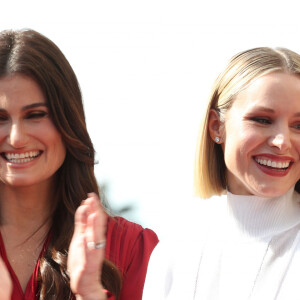 Idina Menzel, Kristen Bell reçoivent leur étoile sur le Walk of Fame à Hollywood le 19 novembre 2019.