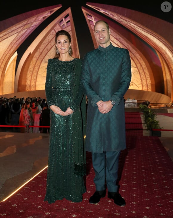 Kate Middleton, en robe Jenny Packham, avec son mari le prince William - Le duc et la duchesse de Cambridge lors d'une réception offerte par le haut commissaire britannique à Islamabad, Pakistan le 15 octobre 2019.