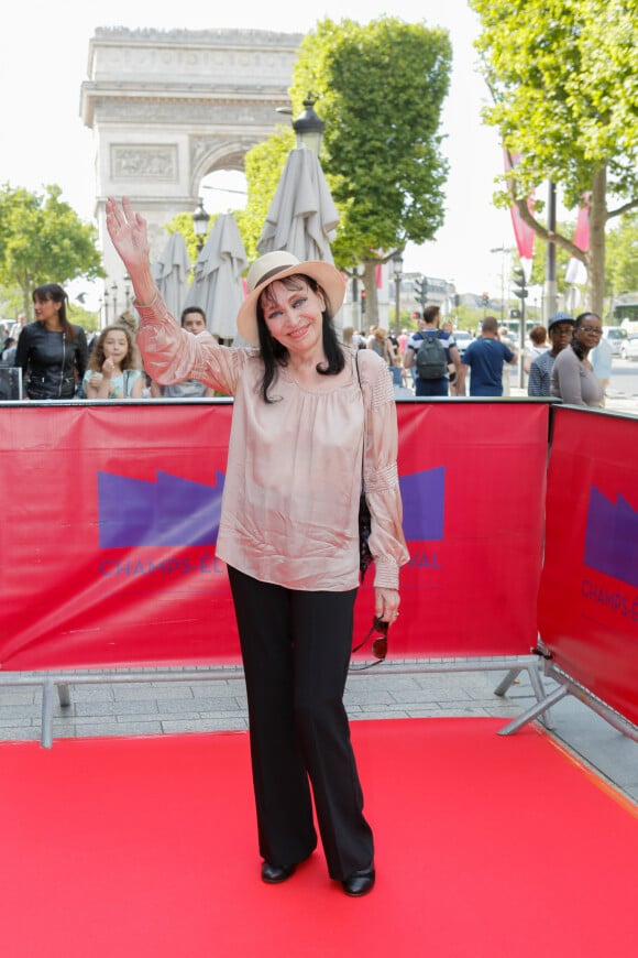 Anna Karina lors de la projection du film "Pierrot le Fou" lors du 4e Champs Elysées Film Festival à Paris le 13 juin 2015