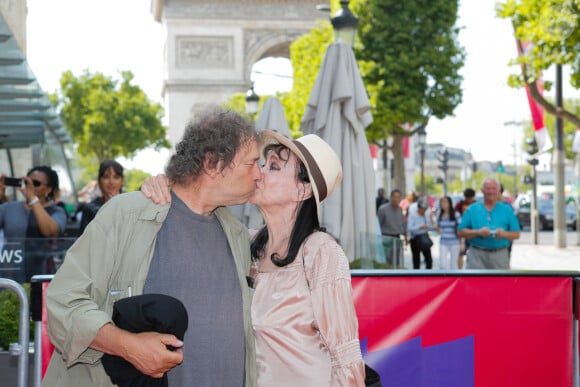 Anna Karina et son mari Dennis Berry lors de la projection du film "Pierrot le Fou" lors du 4e Champs Elysées Film Festival à Paris le 13 juin 2015