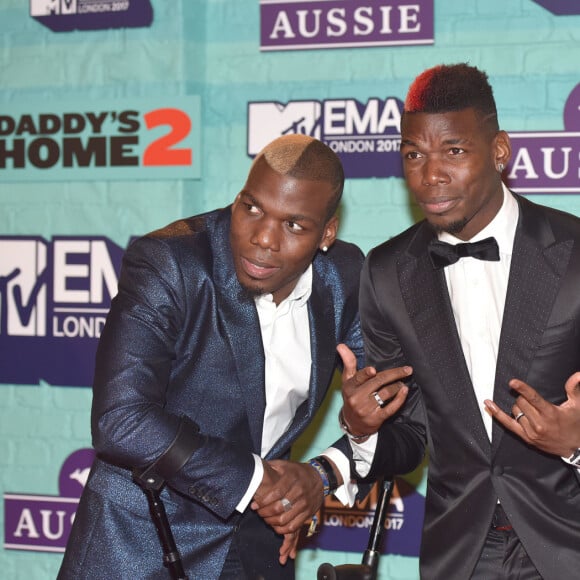 Paul Pogba avec ses frères Florentin Pogba et Mathias Pogba à la soirée MTV Europe Music Awards au Arena Wembley à Londres, le 12 novembre 2017 © CPA/Bestimage