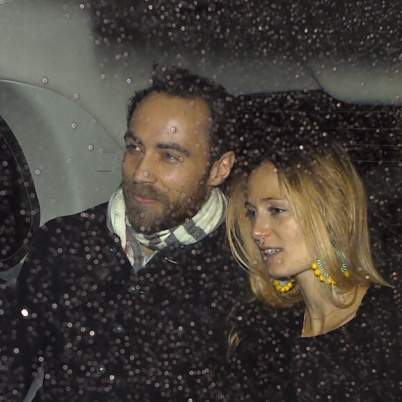 James Middleton et sa fiancée Alizée Thevenet à la soirée célébrant les fiançailles de la princesse Beatrice et Edoardo Mapelli Mozzi à Londres, le 18 décembre 2019.