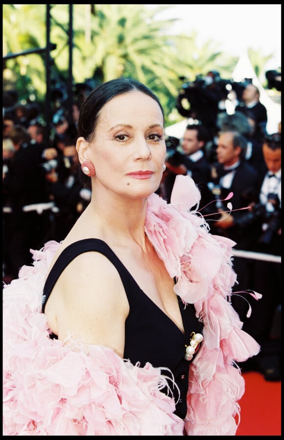 Claudine Auger au Festival de Cannes en 2001.