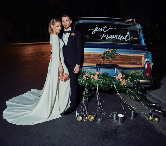 Hilary Duff, habillée d'une robe de mariée Jenny Packham, a épousé Matthew Koma. Décembre 2019.