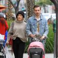 Hilary Duff est allée faire du shopping avec son compagnon Matthew Koma et sa fille Banks dans le quarter de Beverly Hills à Los Angeles, le 30 novembre 2019