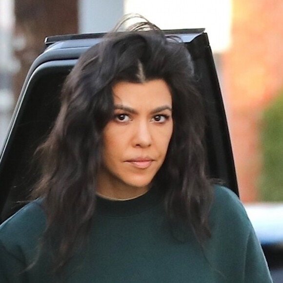 Kourtney Kardashian arrive en voiture aux studios Milk à Los Angeles, le 16 décembre 2019